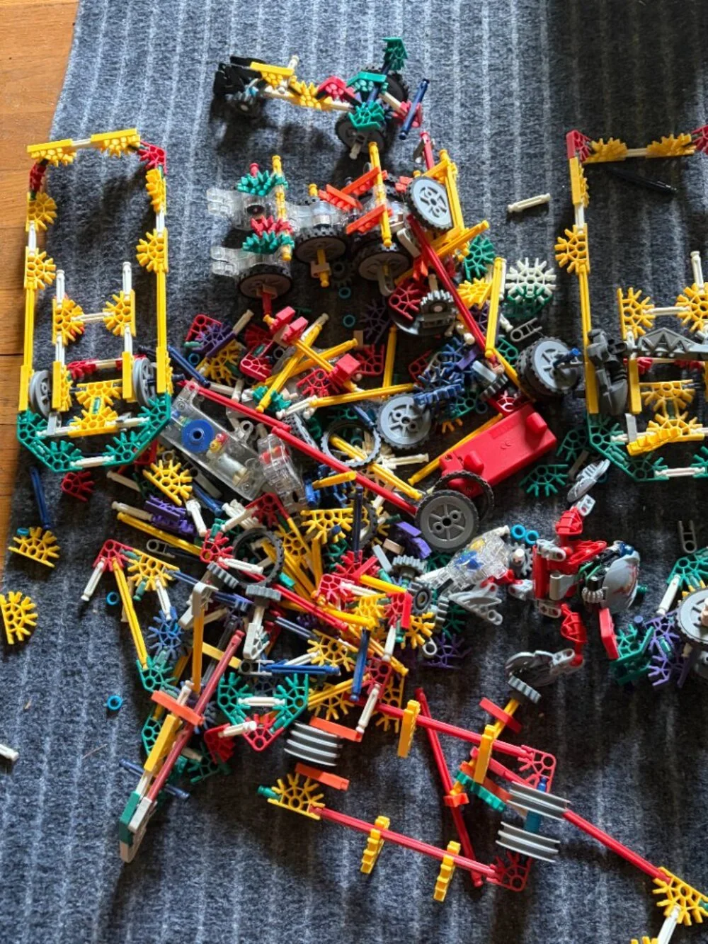 K'NEX Building Set